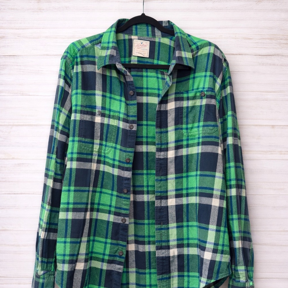 American Eagle Plaid Button-Up Shirt